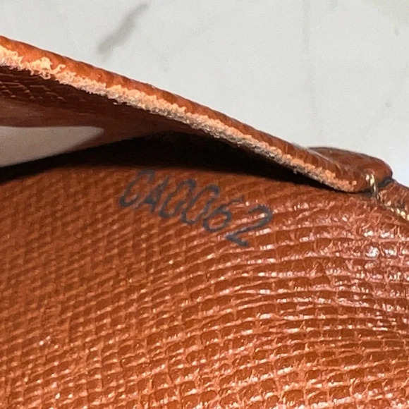 Louis Vuitton Unisex Monogram ID Business Card Holder Bifold Credit Card Holder - Picture 11 of 16